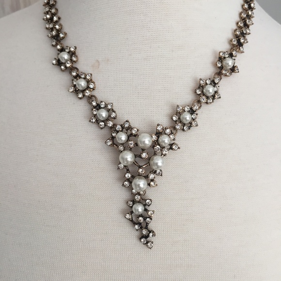 Elegant evening statement necklace with pearls - Picture 1 of 5